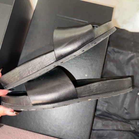 Saint Laurent slides - Picture 3 of 9